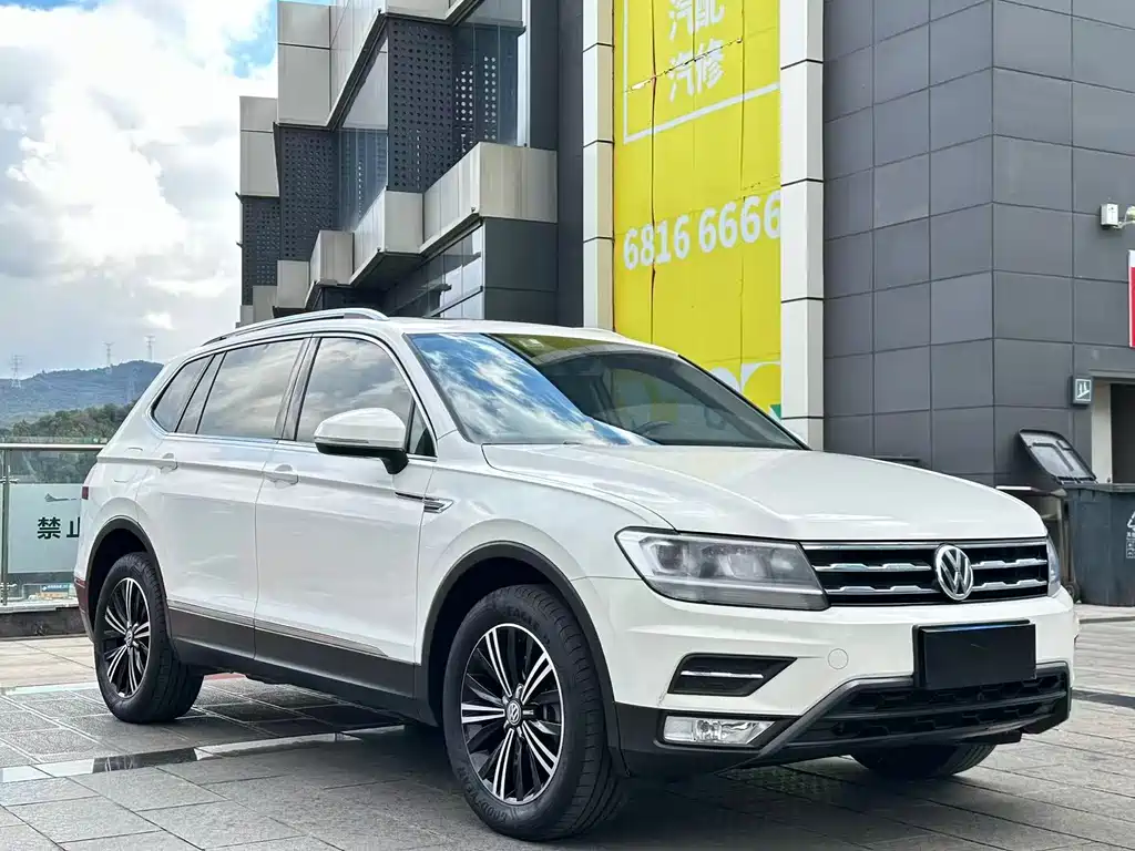 Volkswagen Volkswagen Tiguan L 2019 Facelift 330TSI Automatic 2WD Panoramic Comfort Edition China VI 2020 - thumbnail 3