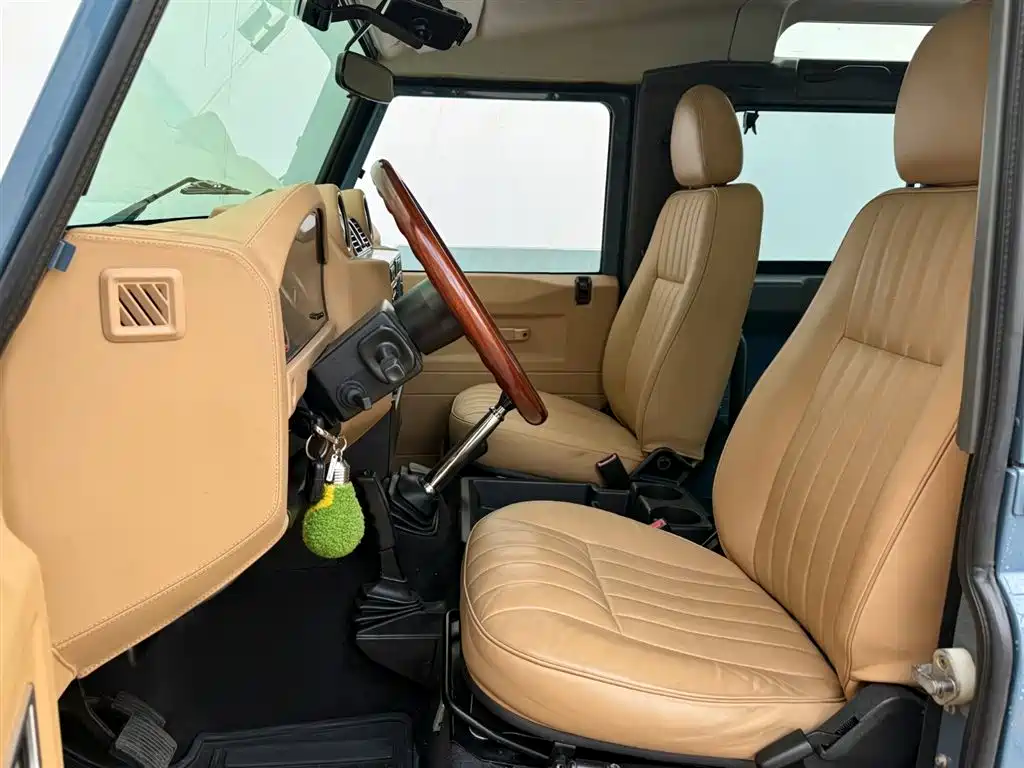 Land Rover Land Rover Defender 2010 Ice & Fire Limited Edition 2011 - thumbnail 6