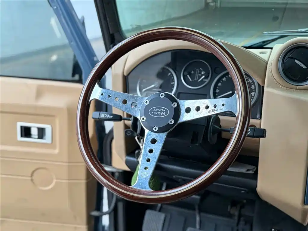 Land Rover Land Rover Defender 2010 Ice & Fire Limited Edition 2011 - thumbnail 11