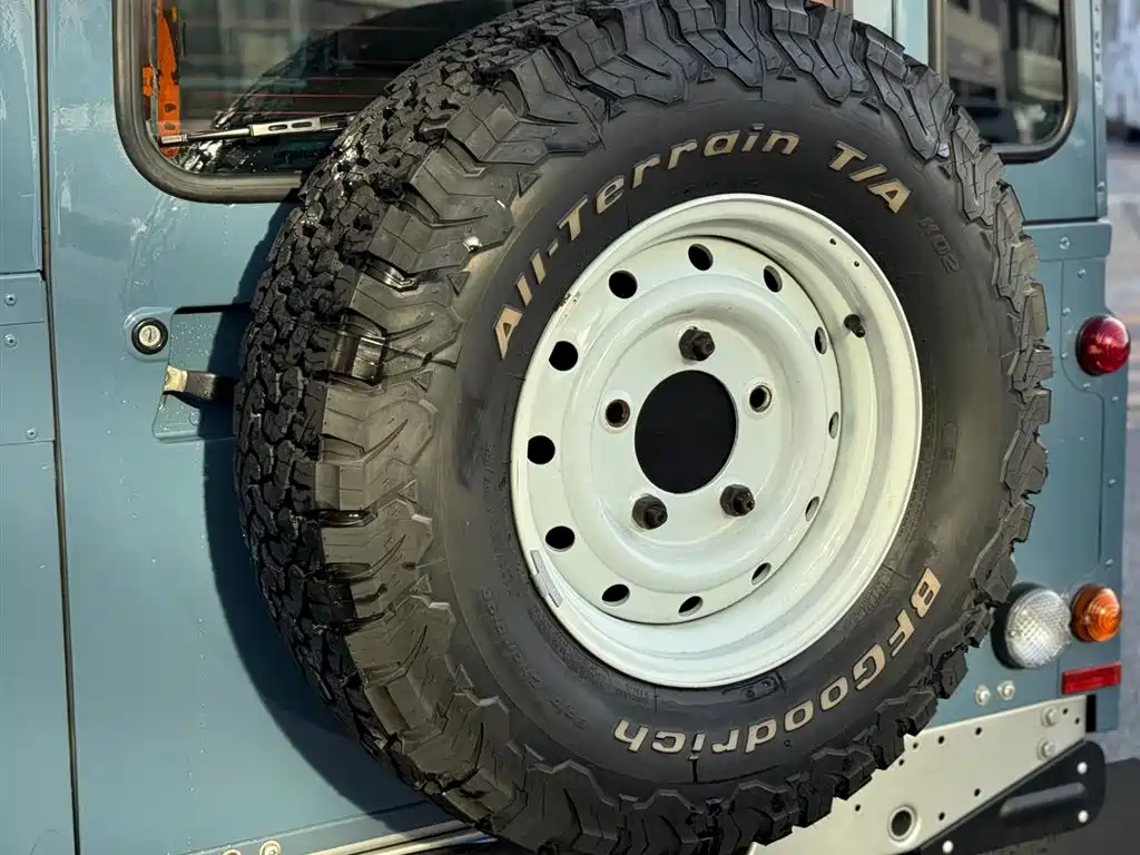 Land Rover Land Rover Defender 2010 Ice & Fire Limited Edition 2011 - thumbnail 15