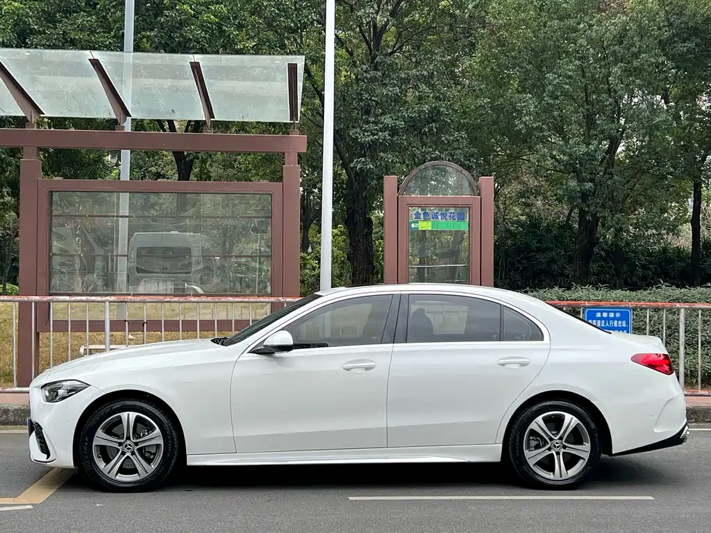 Mercedes-Benz Mercedes-Benz C-Class 2022 Model Year Facelift C 200 L Sport Edition 2022 - thumbnail 4
