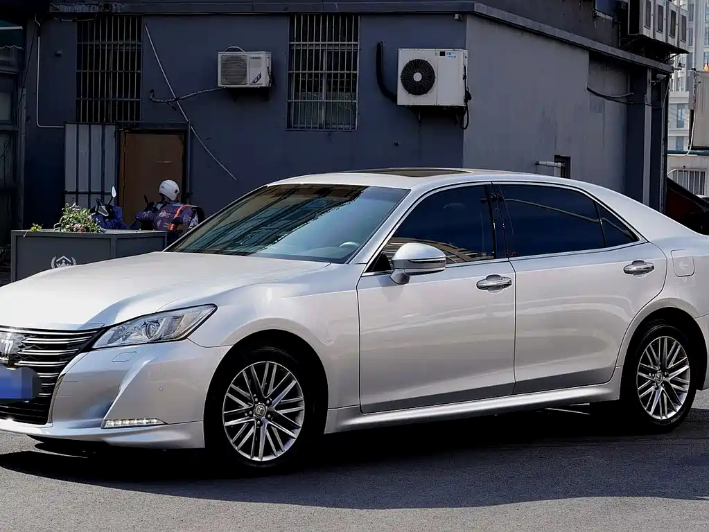 Toyota Crown 2017 2.0T Sport Edition 2017 - thumbnail 3
