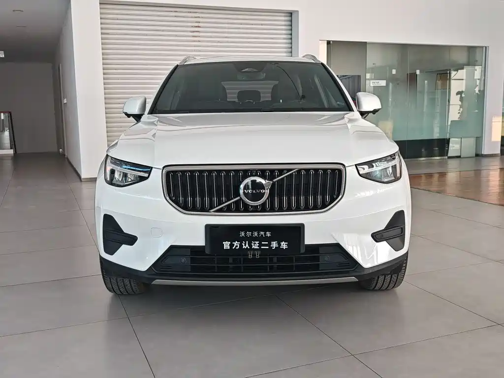 Volvo Volvo XC40 2023 B3 Momentum Luxury Edition 2022 - thumbnail 2