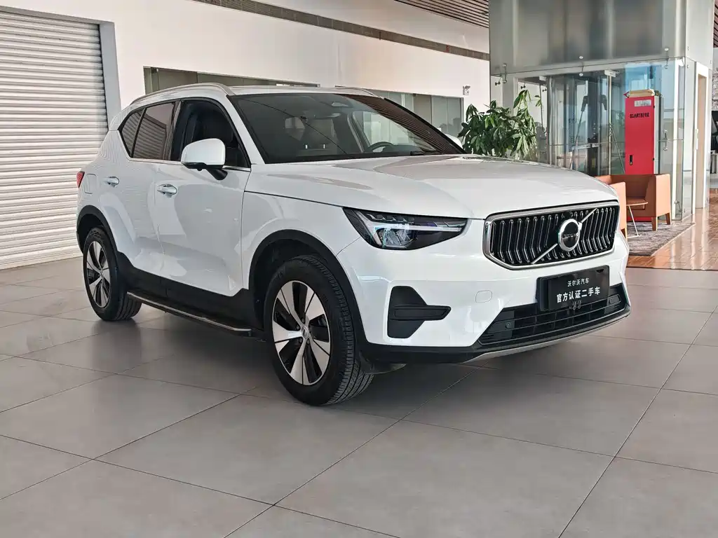 Volvo Volvo XC40 2023 B3 Momentum Luxury Edition 2022 - thumbnail 3