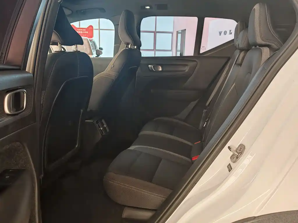 Volvo Volvo XC40 2023 B3 Momentum Luxury Edition 2022 - thumbnail 11