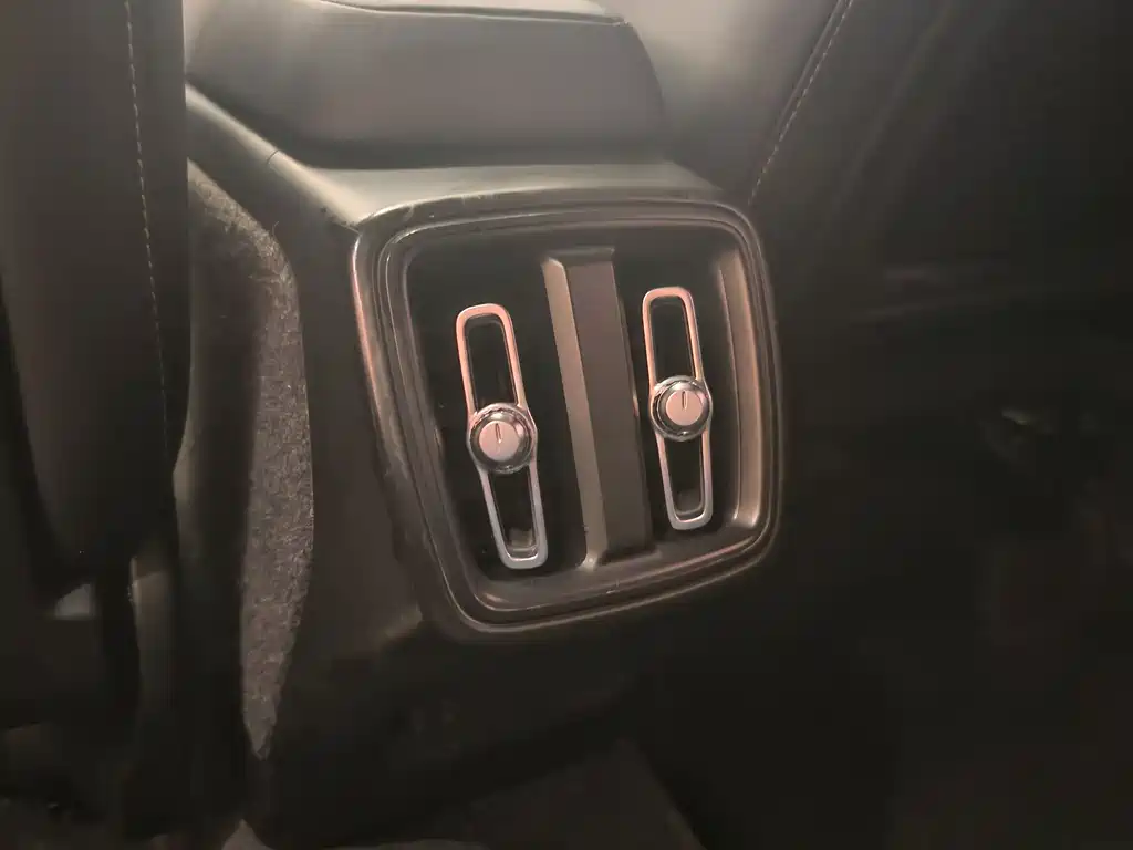 Volvo Volvo XC40 2023 B3 Momentum Luxury Edition 2022 - thumbnail 13