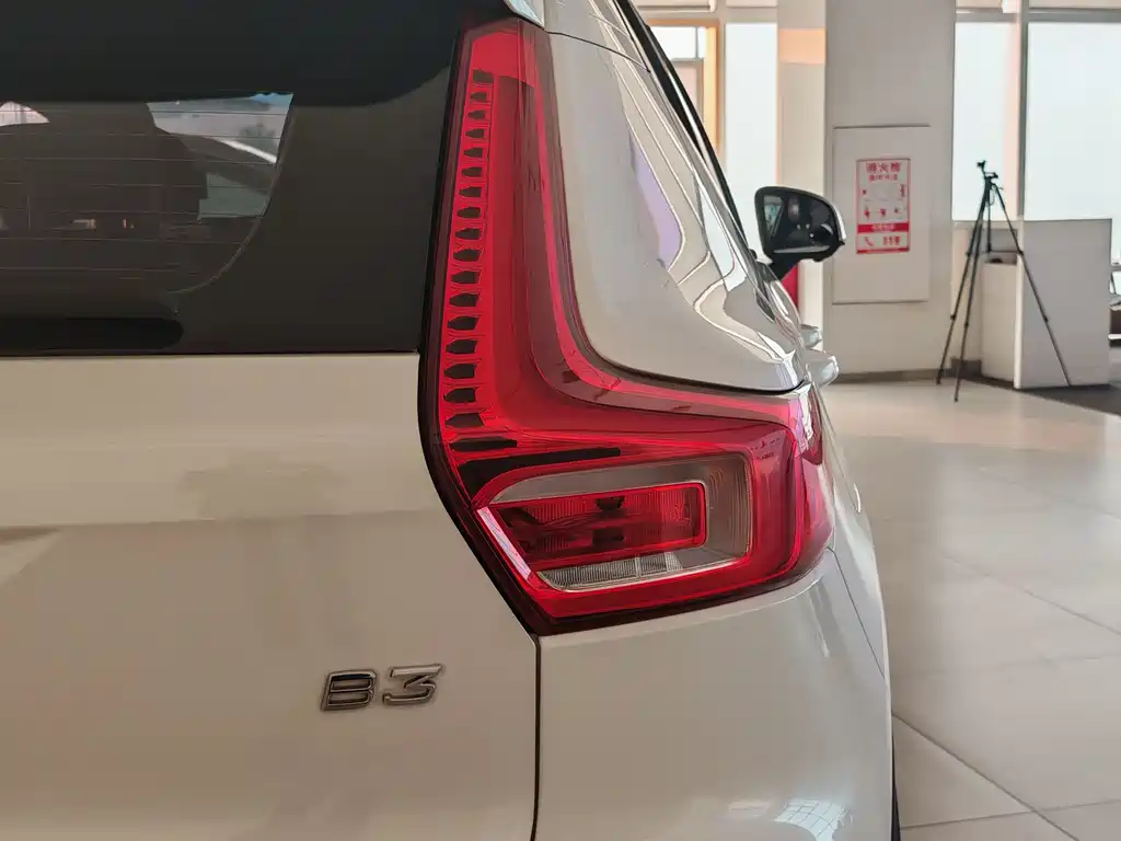 Volvo Volvo XC40 2023 B3 Momentum Luxury Edition 2022 - thumbnail 17