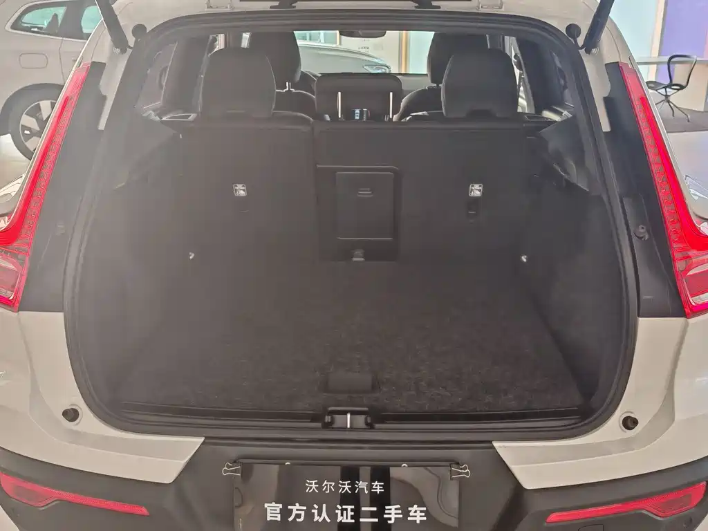 Volvo Volvo XC40 2023 B3 Momentum Luxury Edition 2022 - thumbnail 18