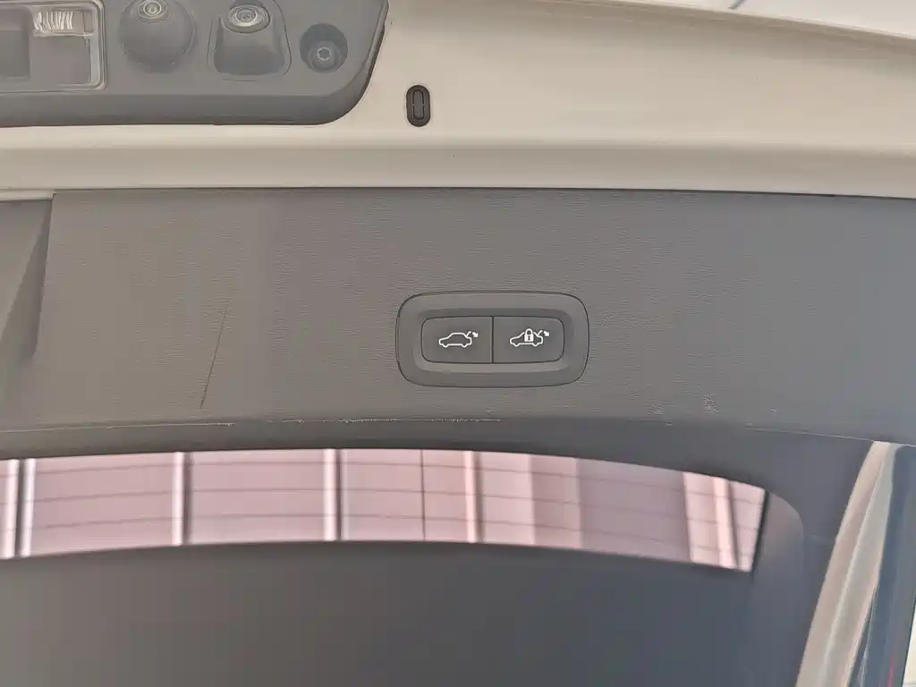 Volvo Volvo XC40 2023 B3 Momentum Luxury Edition 2022 - thumbnail 19