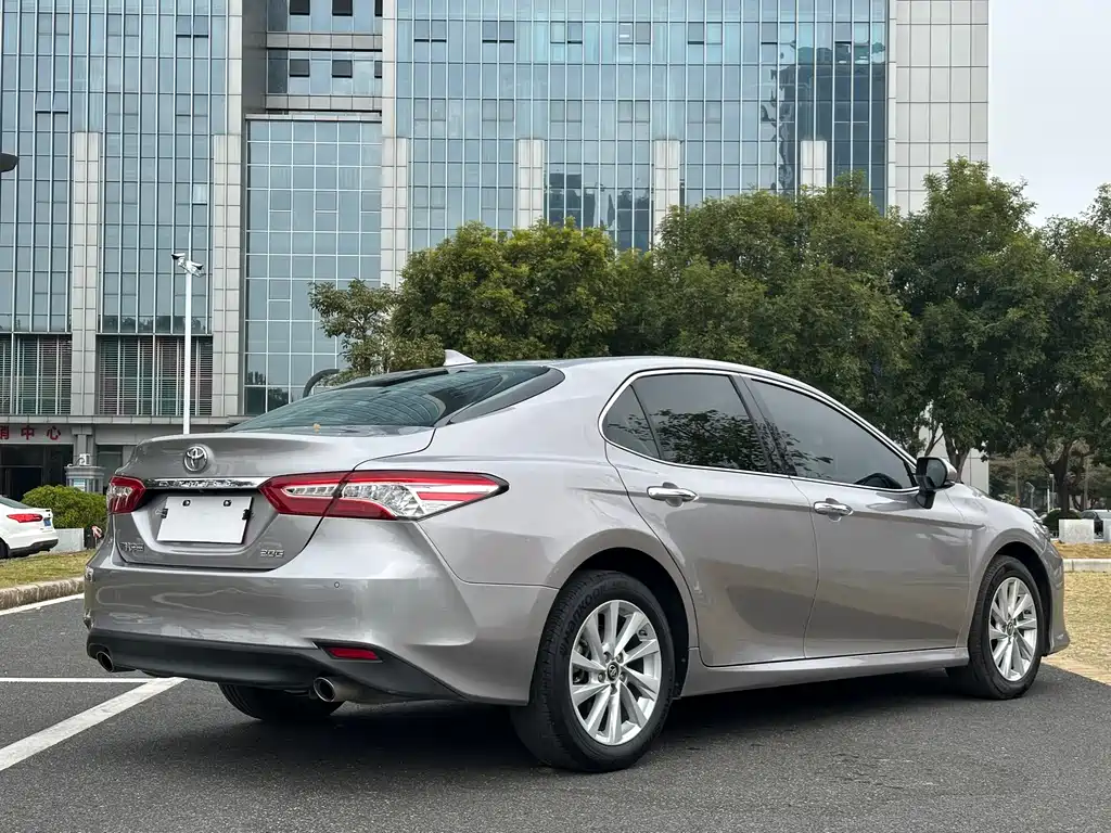Toyota Camry 2021 2.0G Luxury Edition 2022 - thumbnail 13
