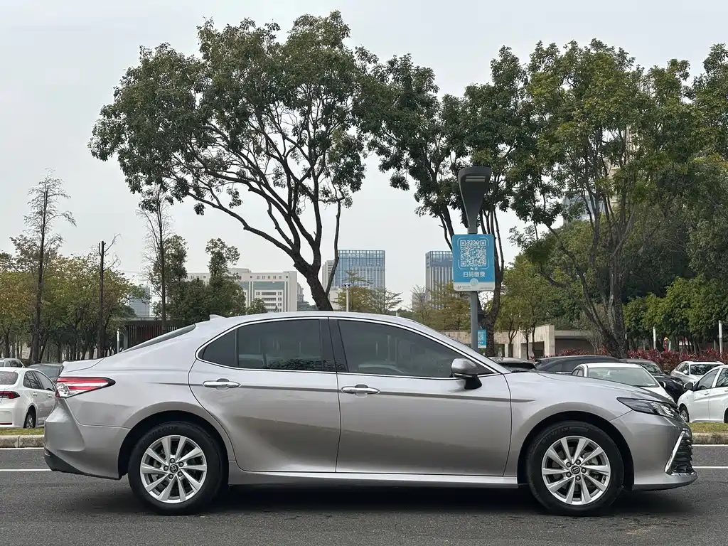 Toyota Camry 2021 2.0G Luxury Edition 2022 - thumbnail 15