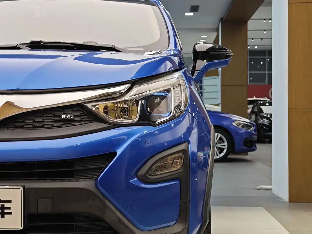BYD Yuan 2016 1.5L Automatic Luxury Edition 2017 - thumbnail 2