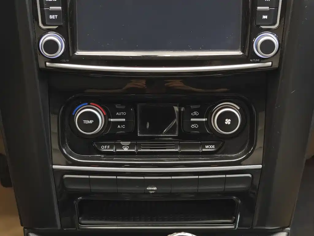 Haval Haval H5 Classic 2013 Model Smart Supreme Edition 2.0T Manual 2WD Progressive Type 2014 - thumbnail 16