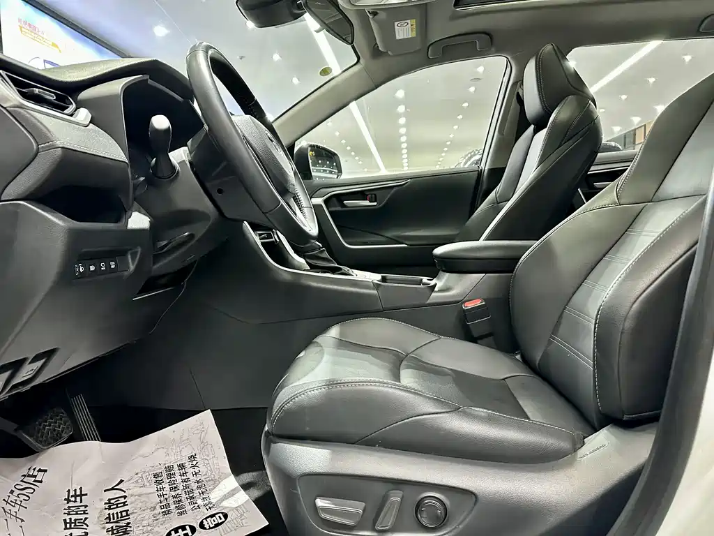 Toyota Venza 2023 2.0L CVT AWD Luxury Plus Edition 2023 - thumbnail 4