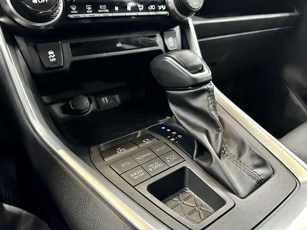Toyota Venza 2023 2.0L CVT AWD Luxury Plus Edition 2023 - thumbnail 11