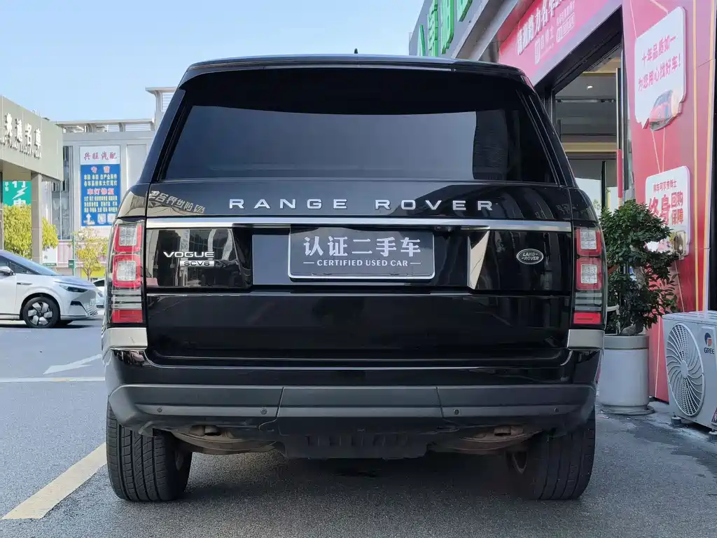 Land Rover Range Rover 2017 3.0 SC V6 Vogue Long Wheelbase 2018 - thumbnail 6