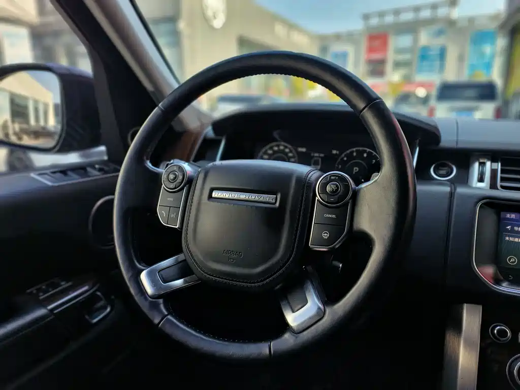Land Rover Range Rover 2017 3.0 SC V6 Vogue Long Wheelbase 2018 - thumbnail 9