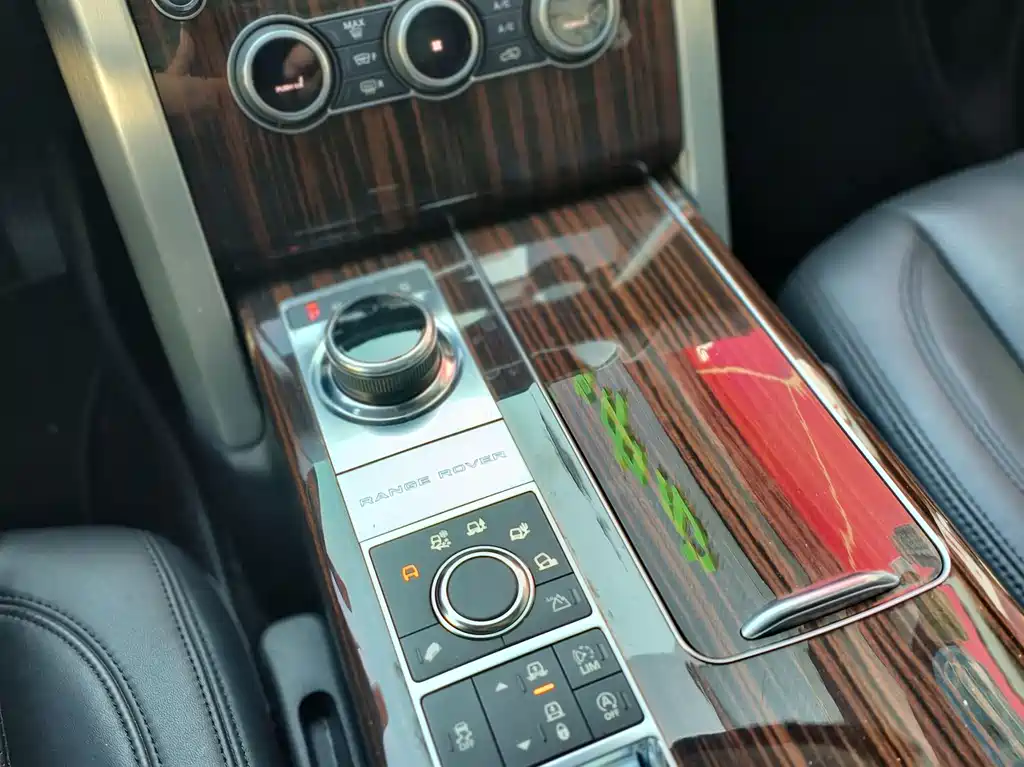 Land Rover Range Rover 2017 3.0 SC V6 Vogue Long Wheelbase 2018 - thumbnail 12