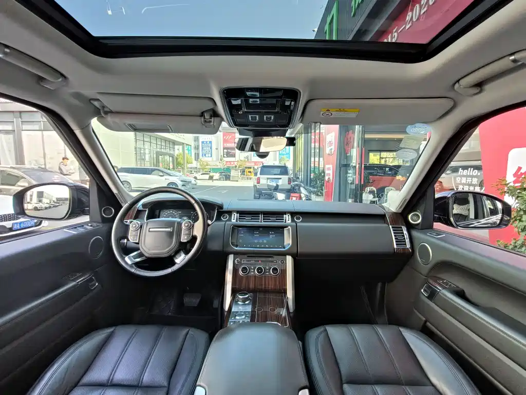 Land Rover Range Rover 2017 3.0 SC V6 Vogue Long Wheelbase 2018 - thumbnail 14