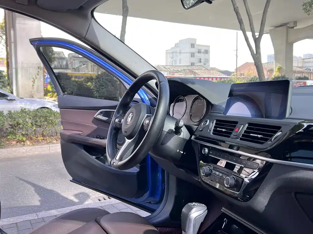 BMW BMW 1 Series 2019 118i M Sport Package 2019 - thumbnail 8