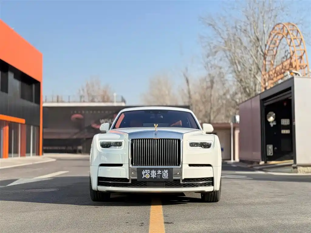 Rolls-Royce Phantom 2018 6.7T Extended Wheelbase Version 2018 - thumbnail 2