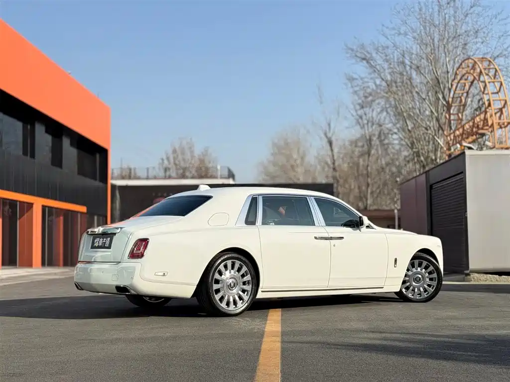 Rolls-Royce Phantom 2018 6.7T Extended Wheelbase Version 2018 - thumbnail 3