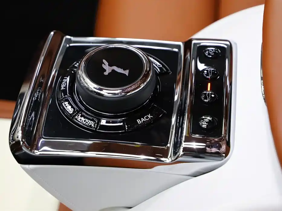 Rolls-Royce Phantom 2018 6.7T Extended Wheelbase Version 2018 - thumbnail 16