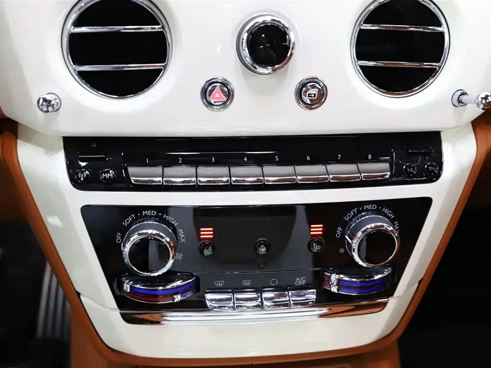 Rolls-Royce Phantom 2018 6.7T Extended Wheelbase Version 2018 - thumbnail 18