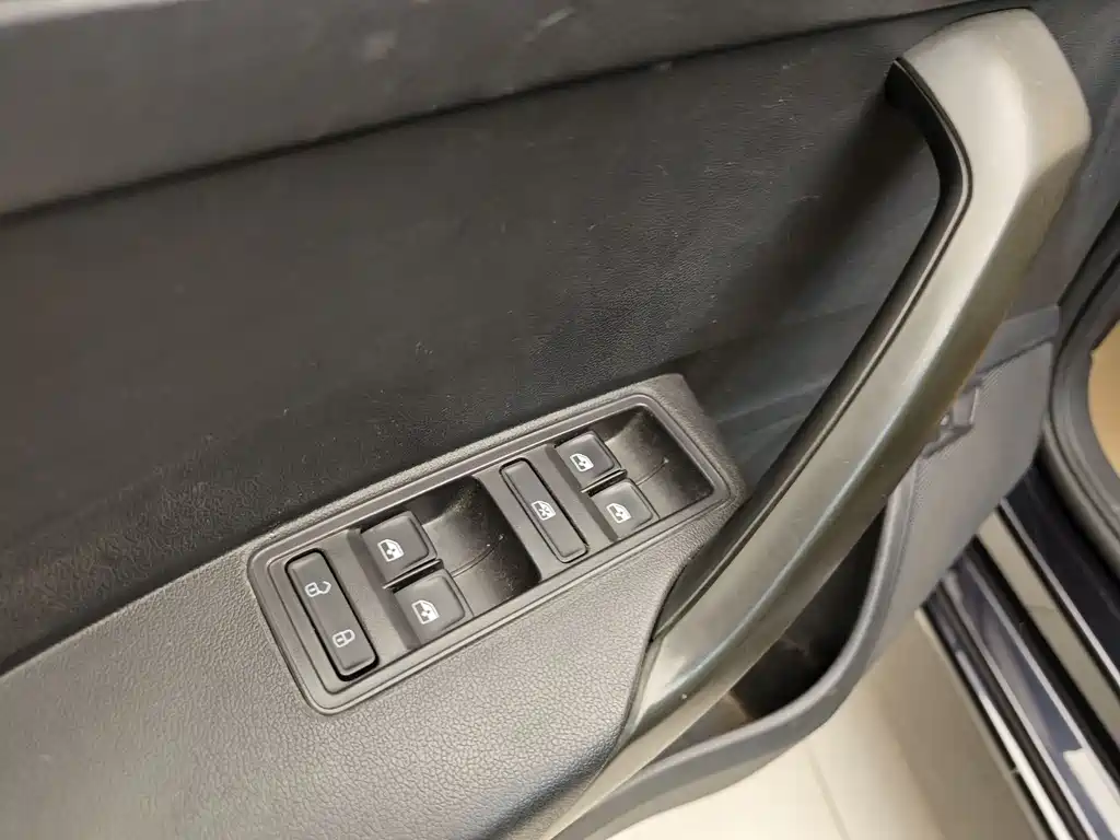 Volkswagen Volkswagen Santana 2016 1.6L Automatic Fashion Edition 2018 - thumbnail 9