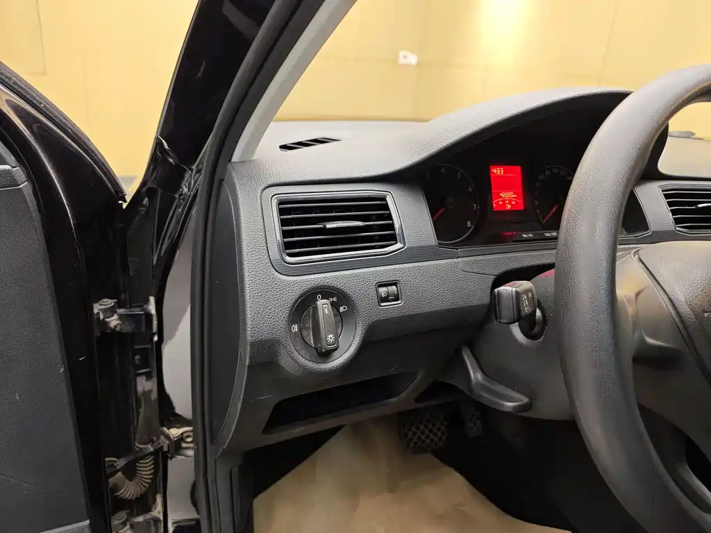 Volkswagen Volkswagen Santana 2016 1.6L Automatic Fashion Edition 2018 - thumbnail 11