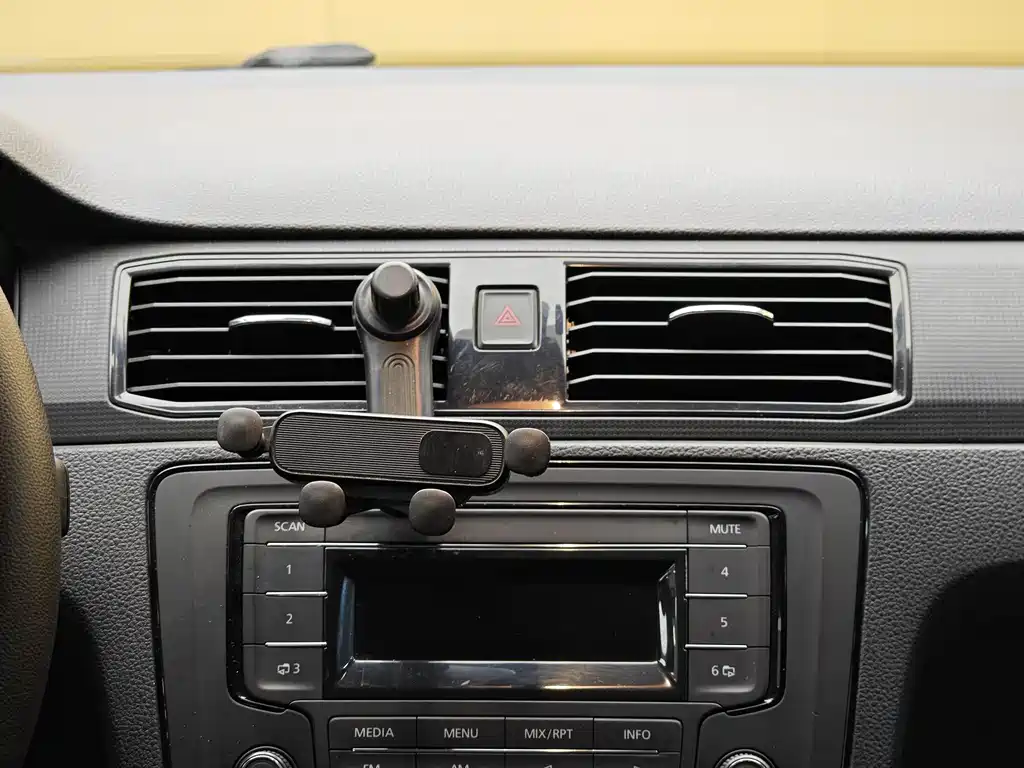 Volkswagen Volkswagen Santana 2016 1.6L Automatic Fashion Edition 2018 - thumbnail 15