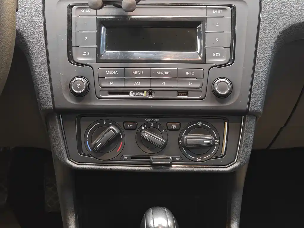 Volkswagen Volkswagen Santana 2016 1.6L Automatic Fashion Edition 2018 - thumbnail 16