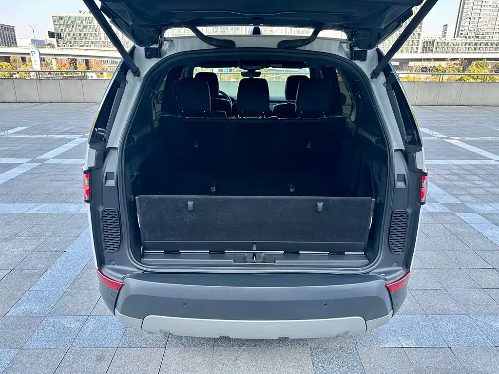 Land Rover Discovery 2018 3.0 SC V6 HSE 2020 - thumbnail 4