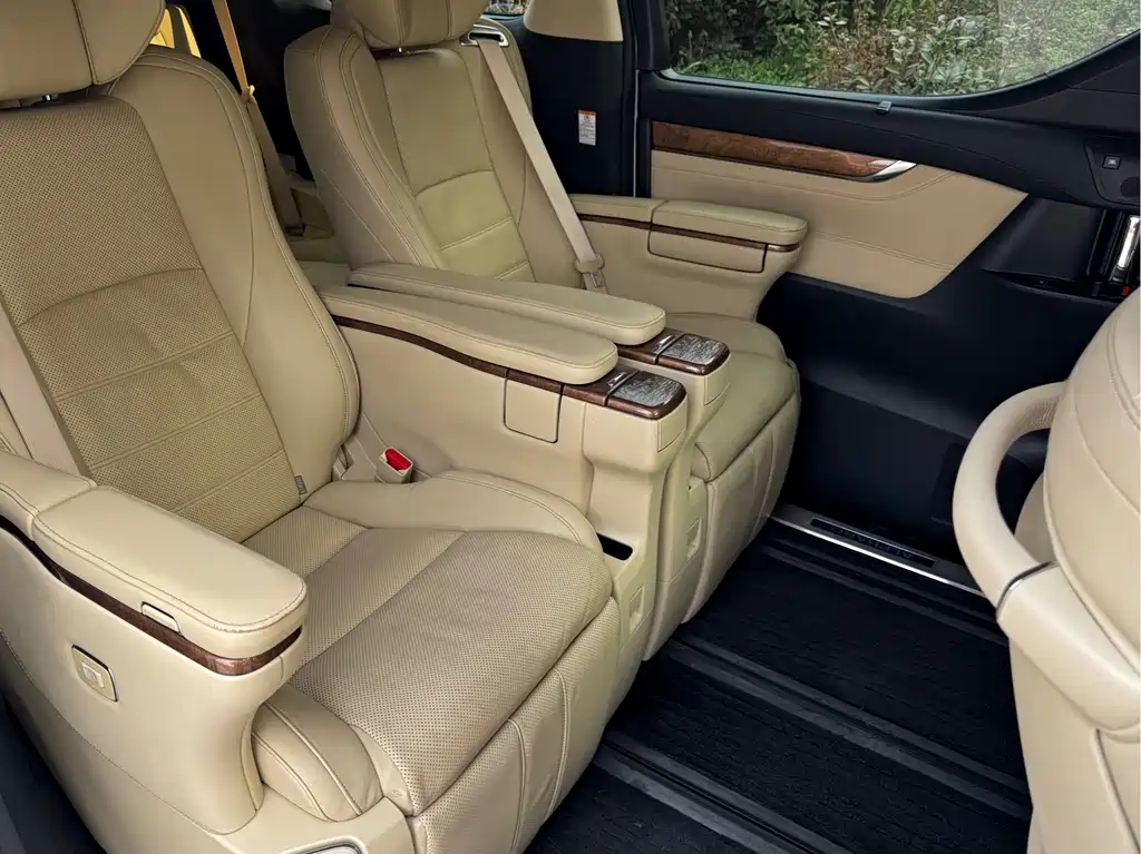 Toyota Alphard 2015 3.5L Prestige Edition 2017 - thumbnail 8