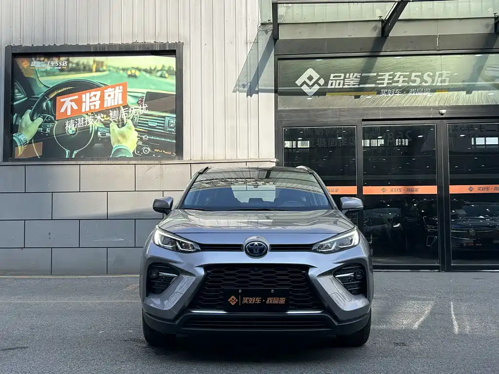 Toyota Venza 2023 Dual Engine 2.5L E-CVT AWD Premium Edition 2023 - thumbnail 3