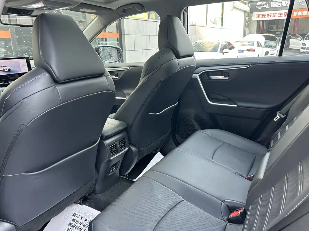 Toyota Venza 2023 Dual Engine 2.5L E-CVT AWD Premium Edition 2023 - thumbnail 13