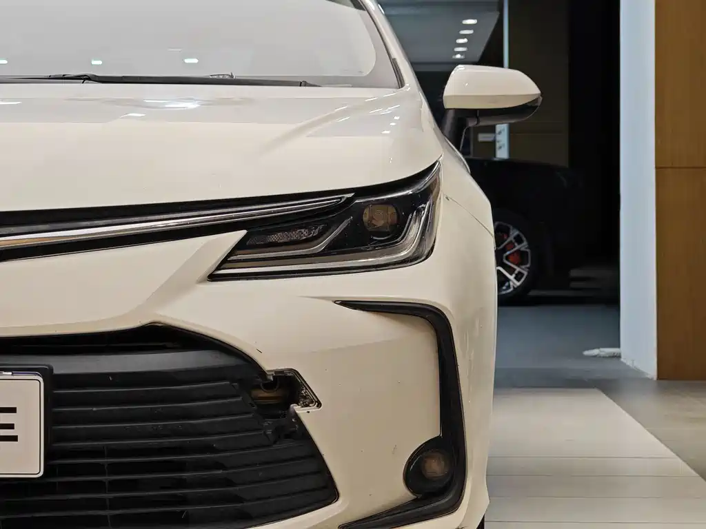Toyota Toyota Corolla 2021 TNGA 1.5L CVT XLE 2022 - thumbnail 2