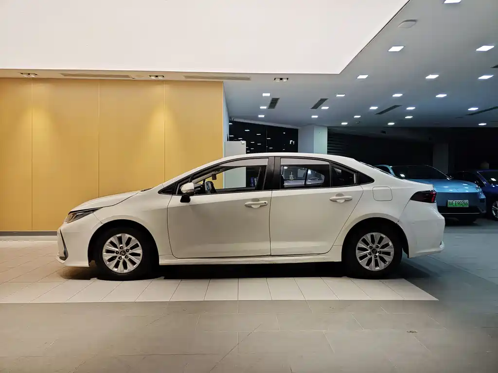 Toyota Toyota Corolla 2021 TNGA 1.5L CVT XLE 2022 - thumbnail 6