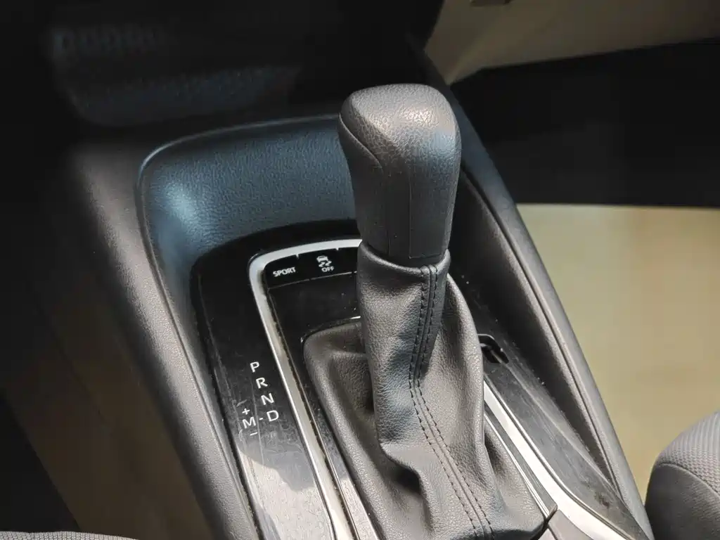 Toyota Toyota Corolla 2021 TNGA 1.5L CVT XLE 2022 - thumbnail 17