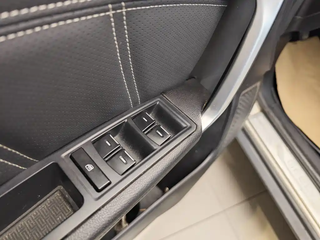 Geely Auto Geely Emgrand X6 2016 1.8L Manual Luxury Edition 2017 - thumbnail 9