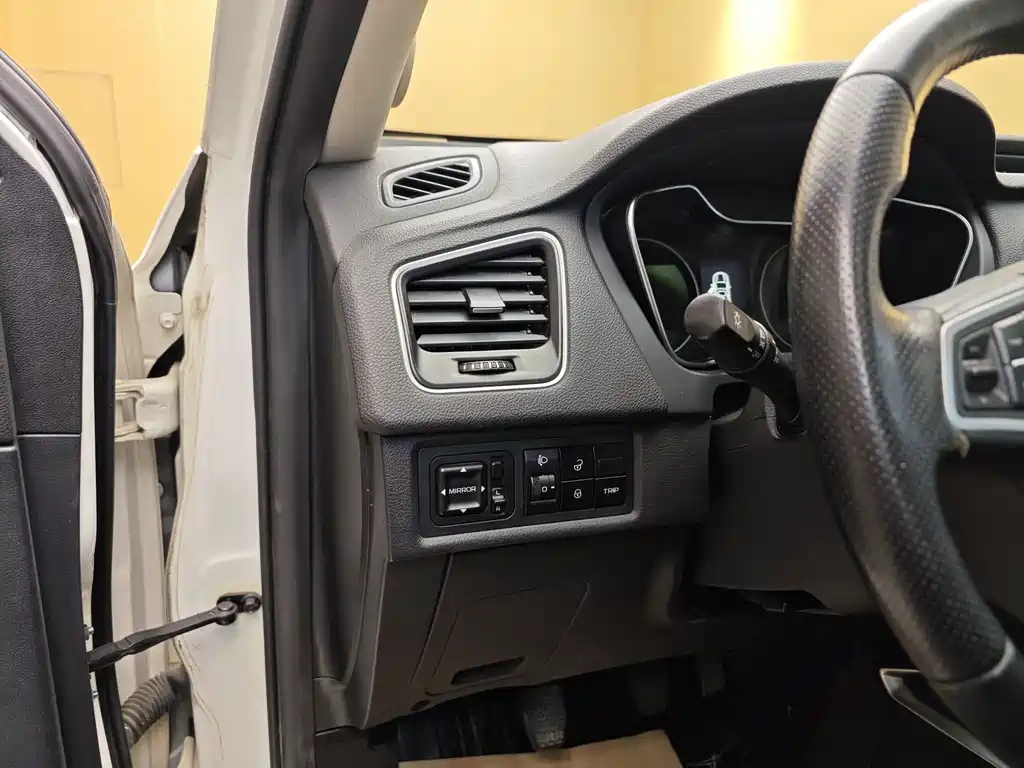 Geely Auto Geely Emgrand X6 2016 1.8L Manual Luxury Edition 2017 - thumbnail 11