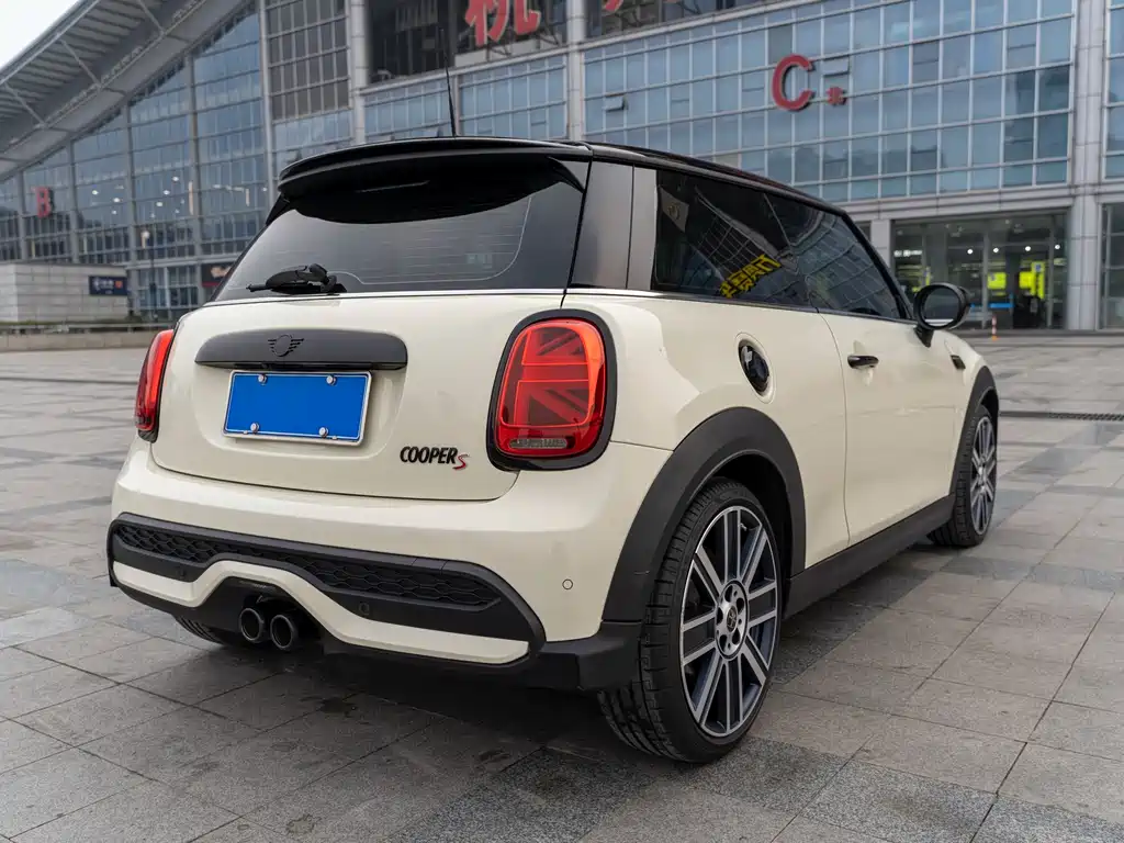 MINI MINI 2023 2.0T COOPER S Artist 2023 - thumbnail 5