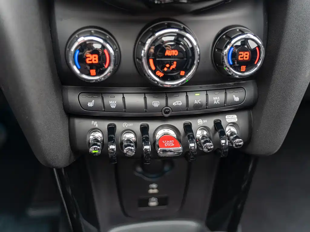 MINI MINI 2023 2.0T COOPER S Artist 2023 - thumbnail 9