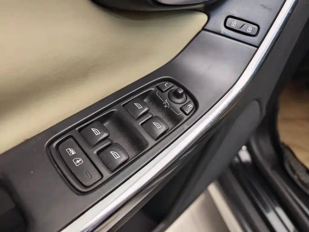 Volvo Volvo XC60 Import 2012 T6 AWD Sport Edition 2012 - thumbnail 9