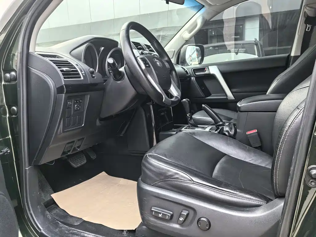 Toyota Toyota Prado 2016 2.7L Automatic Standard Edition 2017 - thumbnail 6