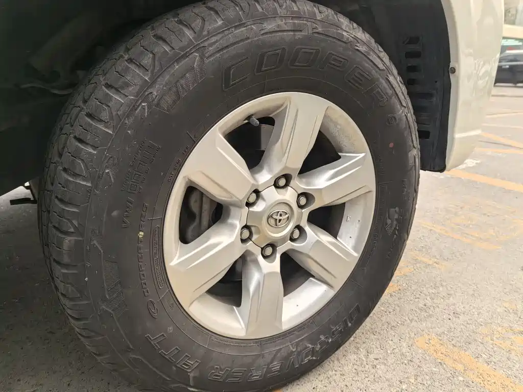 Toyota Toyota Prado 2016 2.7L Automatic Standard Edition 2017 - thumbnail 26