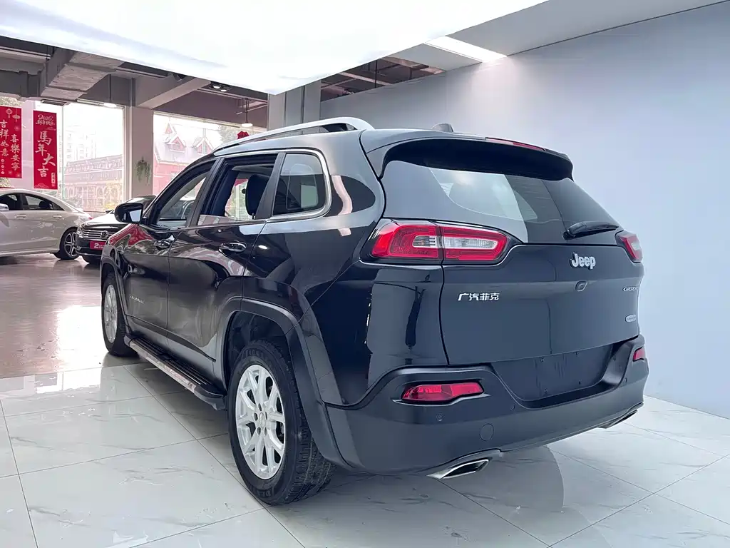 Jeep Chrysler Cherokee 2016 2.4L Limited Intelligent Edition 2017 - thumbnail 5