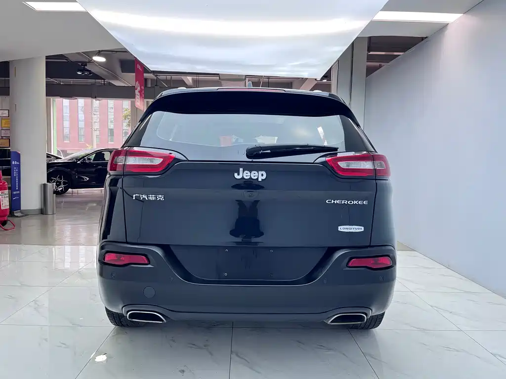 Jeep Chrysler Cherokee 2016 2.4L Limited Intelligent Edition 2017 - thumbnail 6