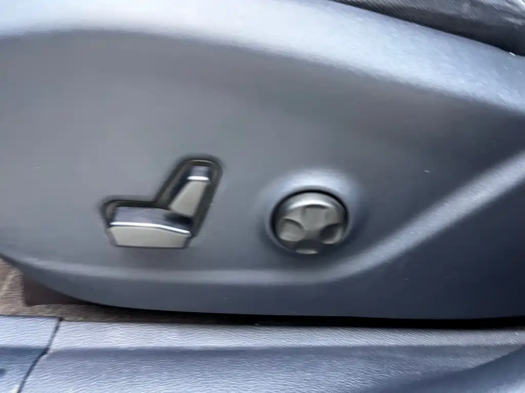 Jeep Chrysler Cherokee 2016 2.4L Limited Intelligent Edition 2017 - thumbnail 13