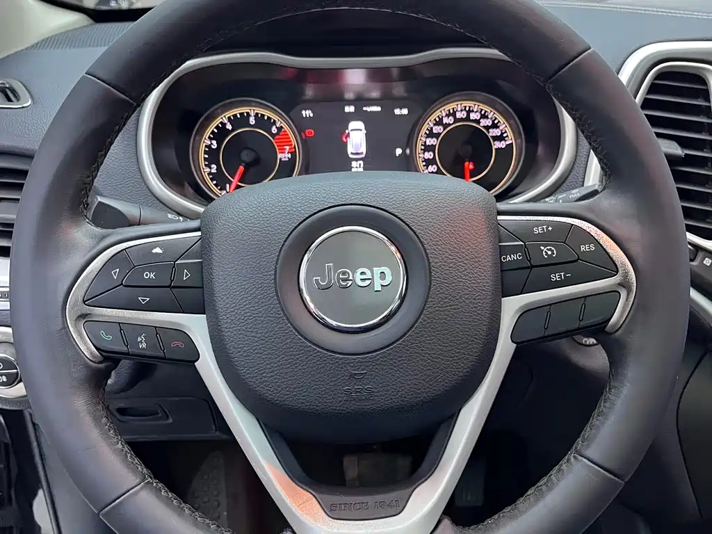 Jeep Chrysler Cherokee 2016 2.4L Limited Intelligent Edition 2017 - thumbnail 16